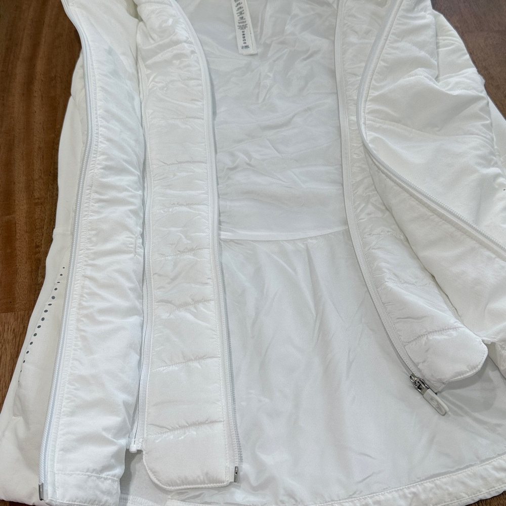 Lululemon White Quilted Hooded Vest - Picture 5 of 9